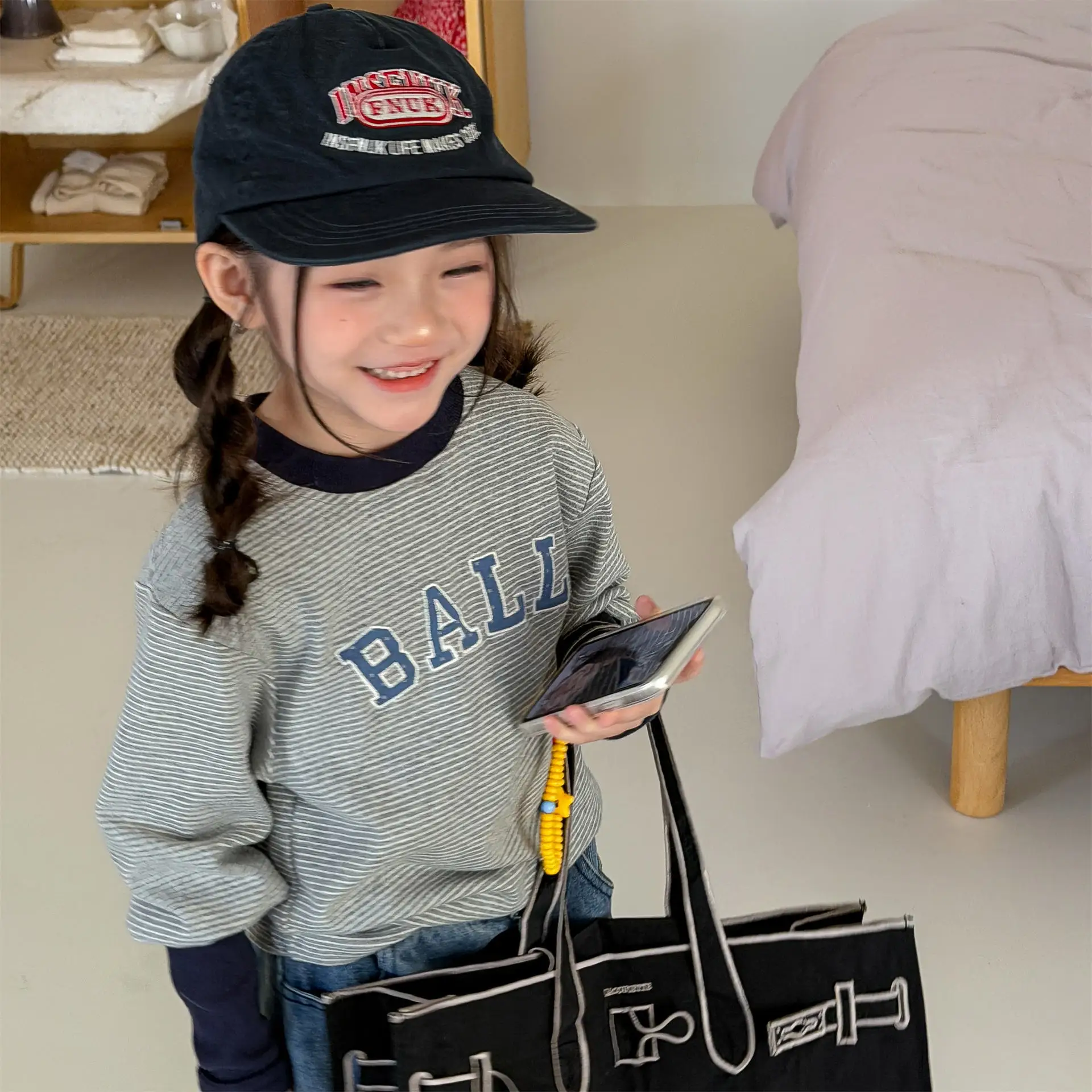 

2026 Spring New Children Long Sleeve T Shirts Cotton Kids Girls Striped Bottoming Shirts Letter Print Toddler Boys Casual Tops