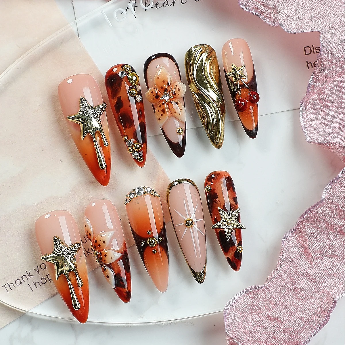 

Glamorous Star & Floral Rhinestone Press - on Nails - Orange Gradient Stiletto False Nails（Cd005）