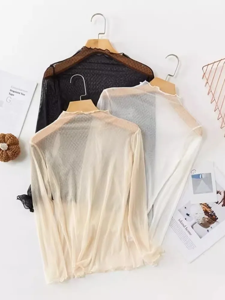 Camiseta de encaje de lunares de manga larga para mujer, diseño de top de tul transparente con cuello alto y red de hadas, a la moda, para usar como prenda interior.