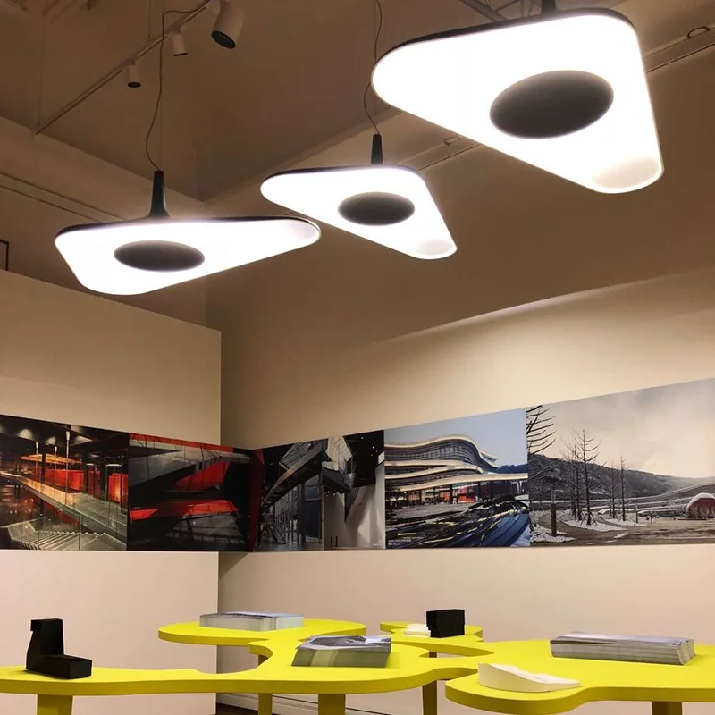 Lustre en forme d'ampli, irrégulier, en ligne