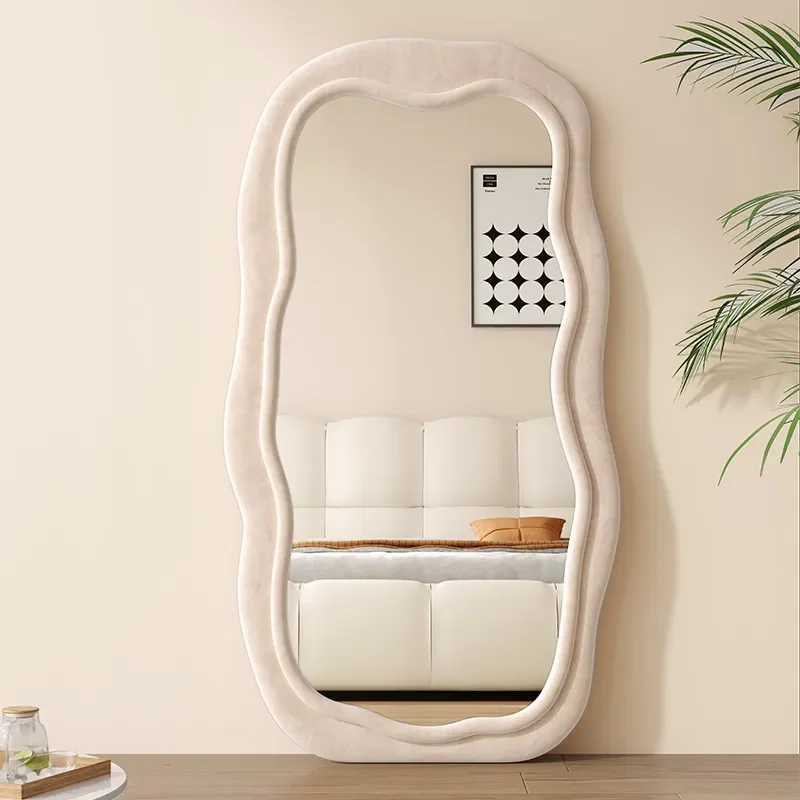espejo-de-pie-irregular-de-lujo-ligero-con-forma-especial-cream-wind-para-dormitorio-de-ninas-y-sala-de-estar