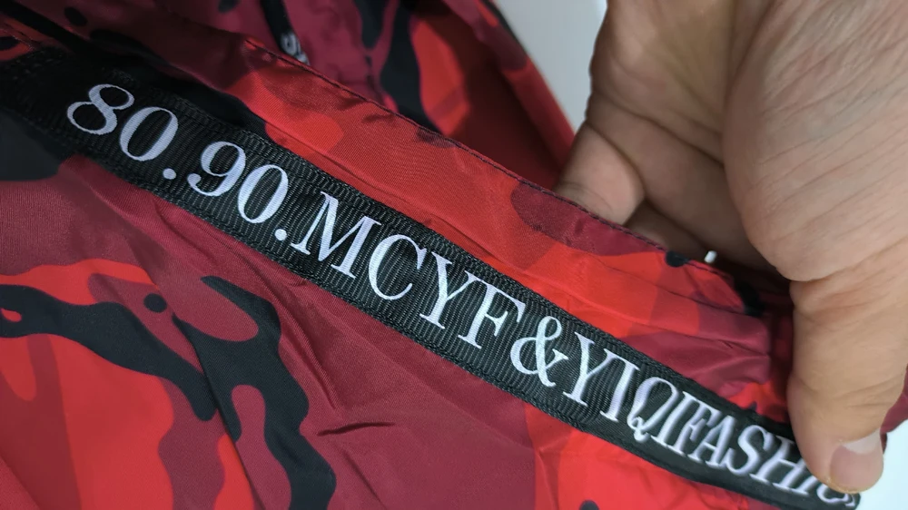 Jaqueta camuflada com capuz masculino, corta-vento impermeável, vermelho e azul, moda primavera 2024