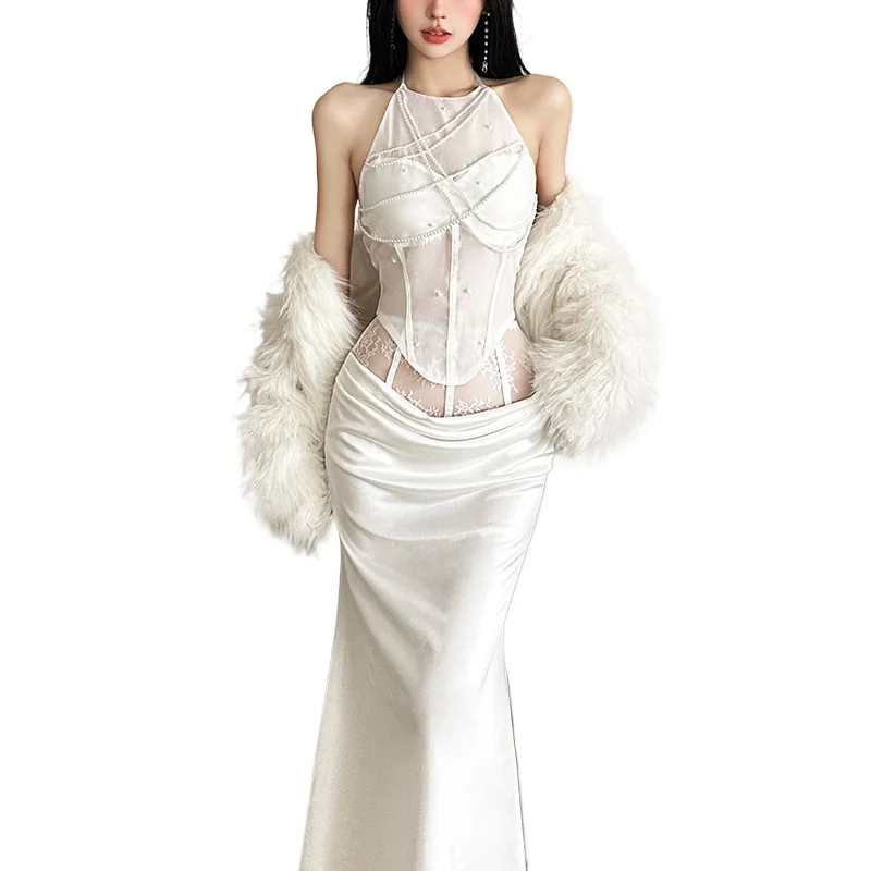 

2025 European and American style autumn and winter new women's clothing solid color slim street fashion neck halter vest women