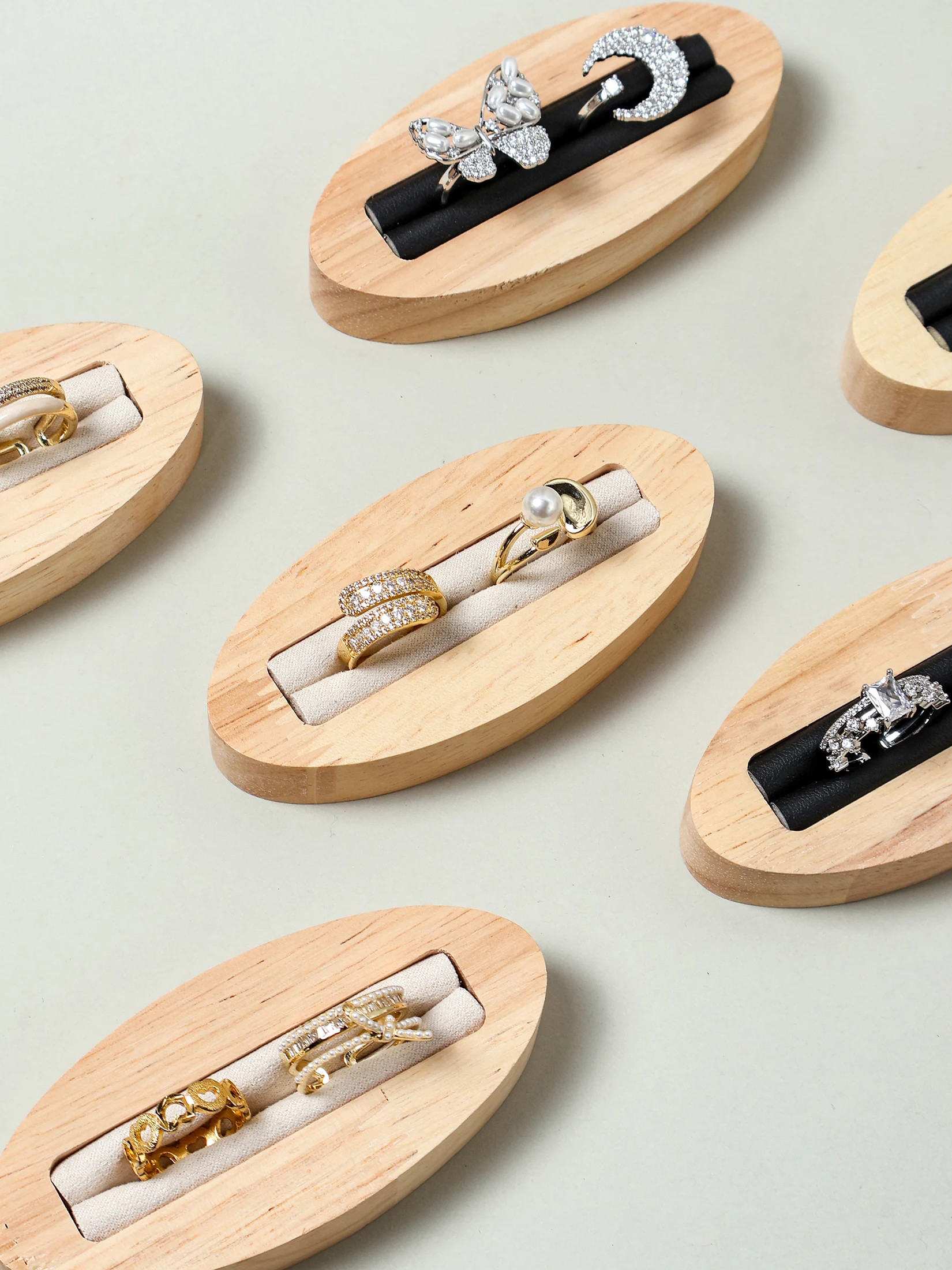 

1 шт. деревянный лоток для хранения колец в скандинавском стиле овальной формы, бархатной подкладкой, подходит для хранения и защиты колец и банка.