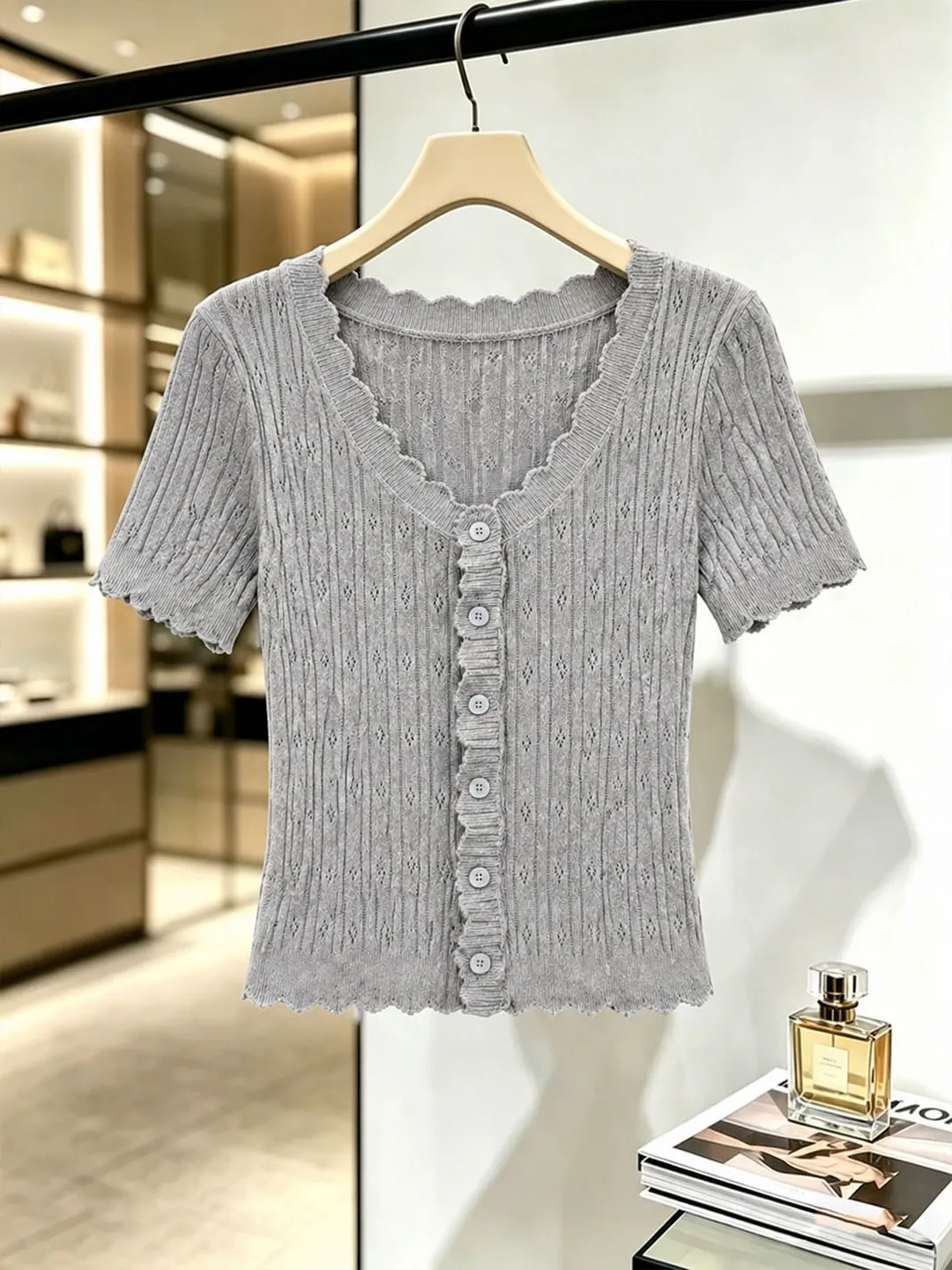 

Summer 2026 Women's Simple V-Neck Single-Button Knitwear Short Sleeve Pure Color Korean Style Top Classy Sensation Small Shirt