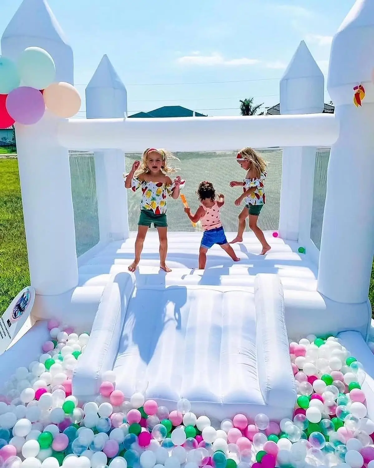 PVC Soft Play Inflatable White Bounce House With Slide Ball Pit Party Inflatable Mini Bouncy Castle With Blower