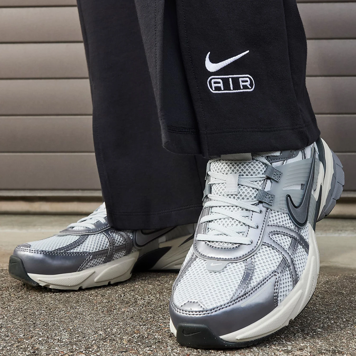 حذاء Nike الأصلي V2K Run للنساء ذو قصة منخفضة كاجوال كلاسيكي FD0736-003