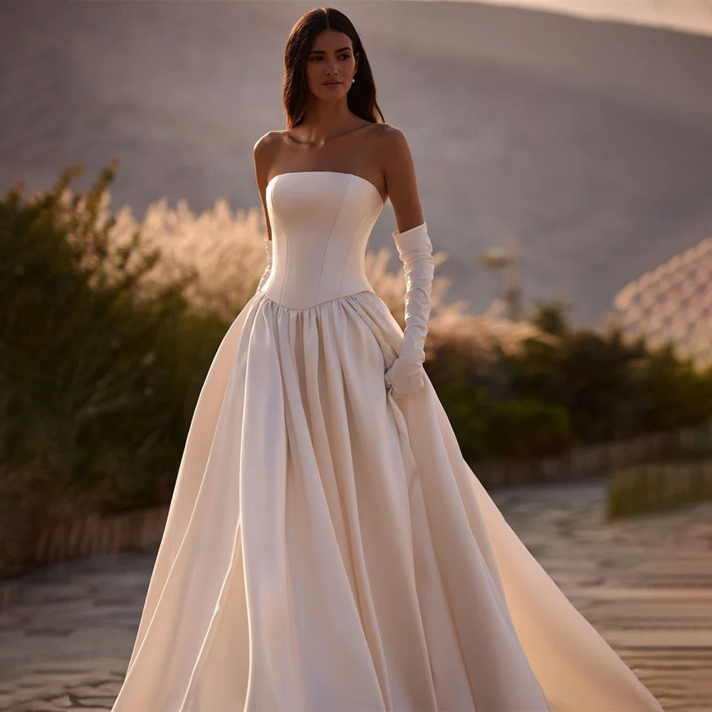 Elegant Satin Wedding Dresses A-Line Strapless Pleated Fairy Bride Prom Gown 2025 Back Corset Bridal Gowns Vintage Customized