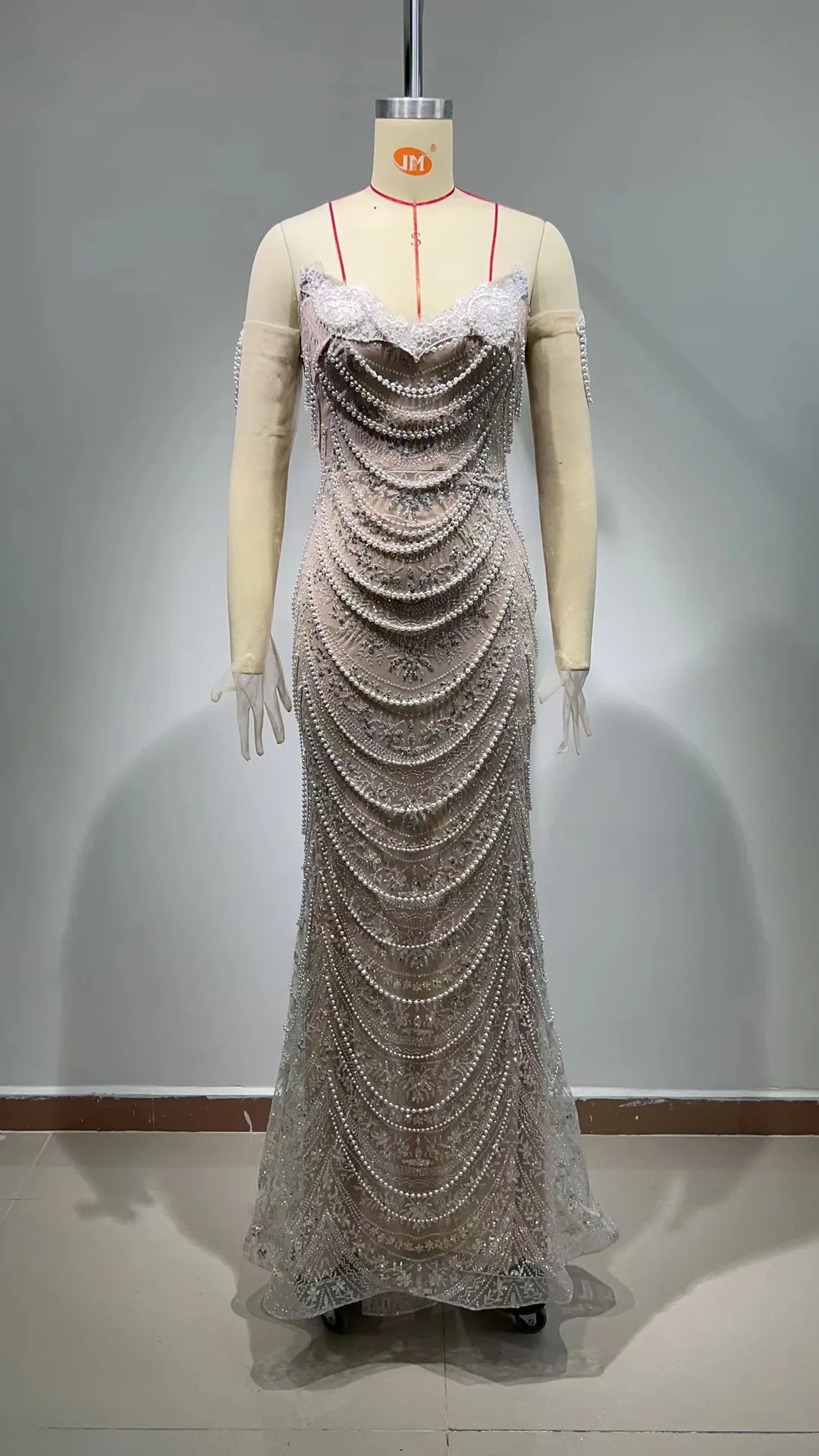 2025年新作 レディース ホワイトガーゼグローブ ラグジュアリーパール スパークリングダイヤモンド ストラップレスドレス オートクチュール ウェディング イブニングパーティー