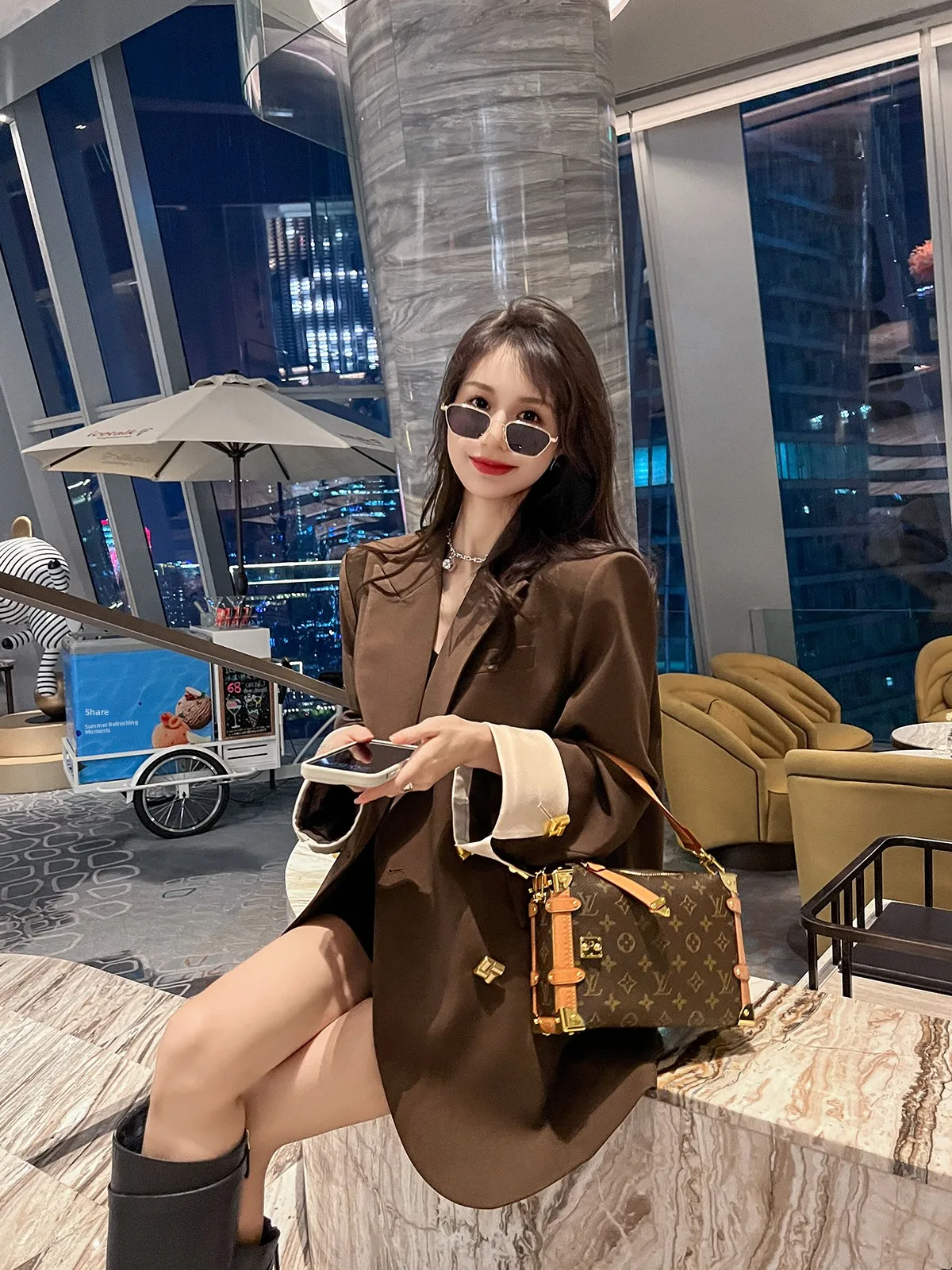 

Свободный женский костюм Jaet Faionable Универсальный корейский сле Весна Осень Новый дизайн Широкая версия Полиэстер Длинный свеч Butt...