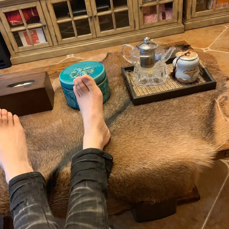 

soft Wool and Vibrant Patterns,unique leather, Luxurious Small Rug, Perfect for Living Room Bedroom or Home Office