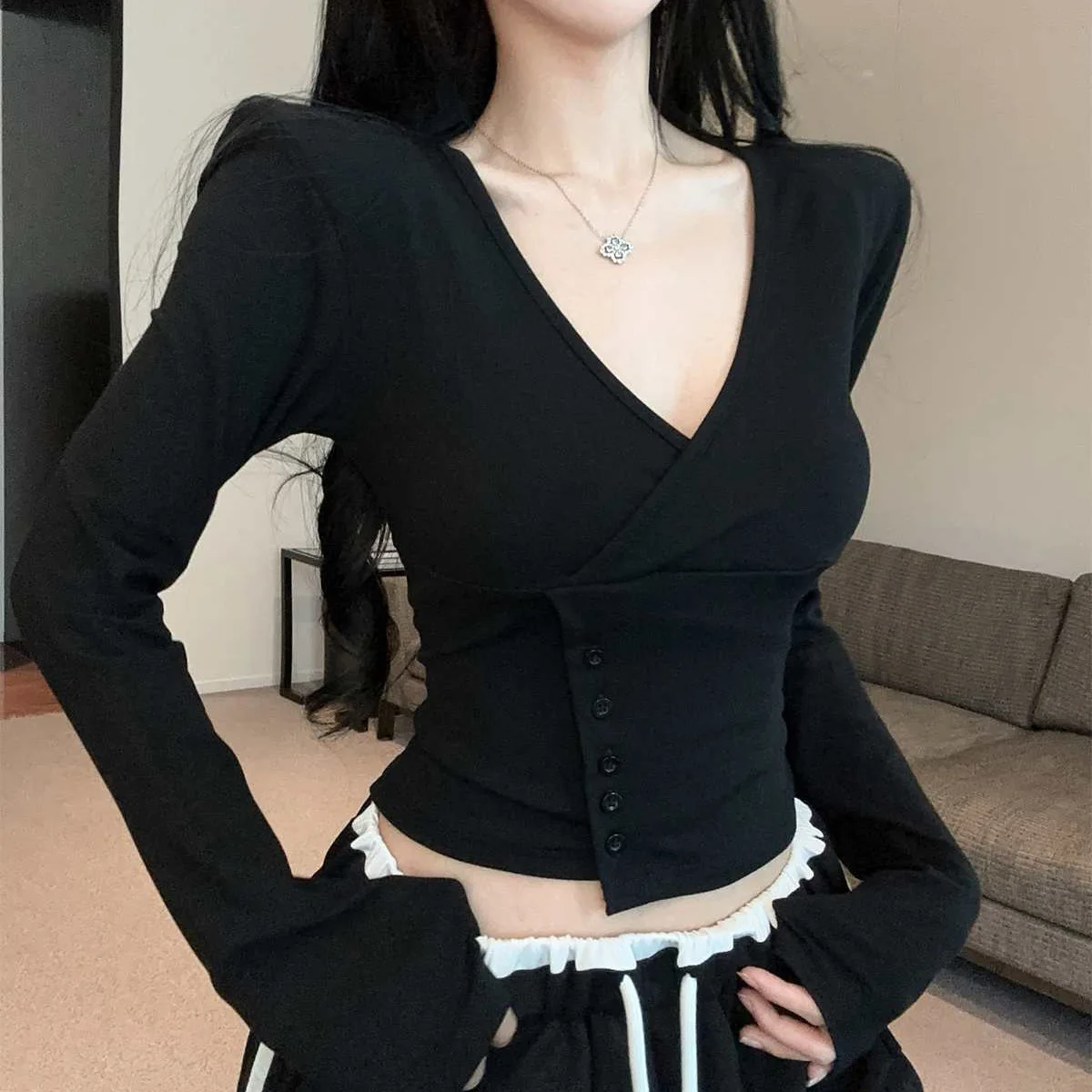 2026 New Spring Autumn Women's Pure Desire Slim Fit Deep V Neck Crop Top Fashionable Inner Wear T-Shirt