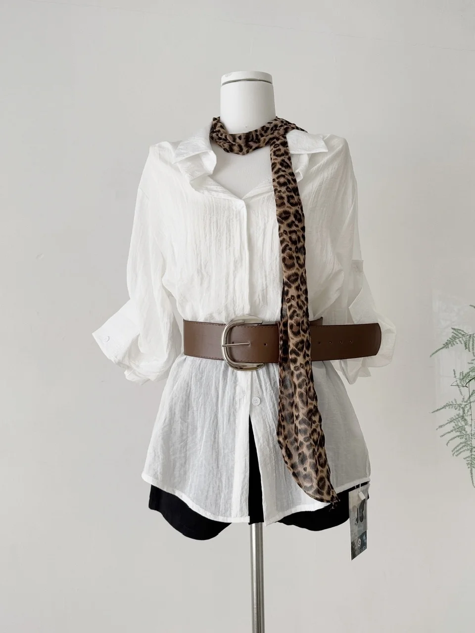 

Ele White Collar irt Bla orts Belted Leopard Print Sa Four-Piece Women's Faion Set Simple Sli Summer Outfit