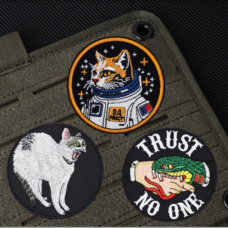 TRUST NO ONE Snake Hook Armbands Space Cats Funny Meme Embroidery Patches Fried Cat Tactical Morale Badge Backpack Patch