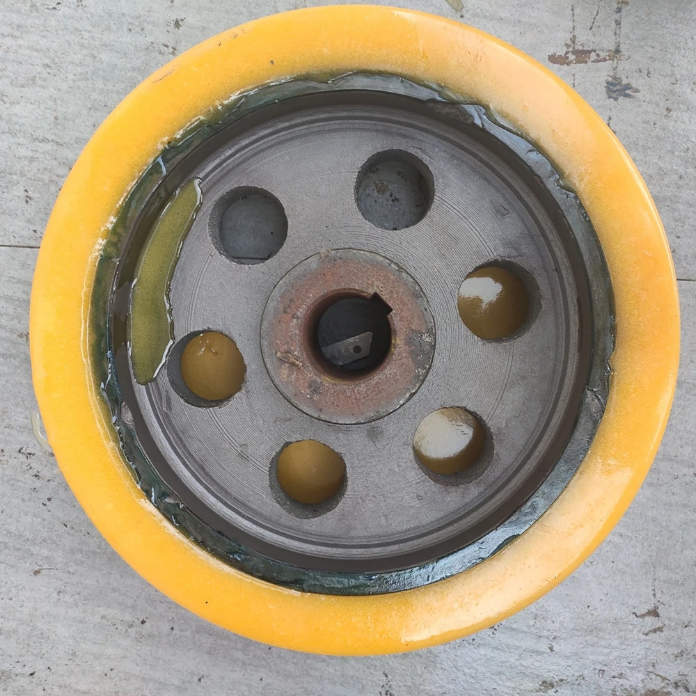 Venta directa Rueda de fricción de diseño simple Ruedas de poliuretano estables Rueda de goma mecánica para fábricas