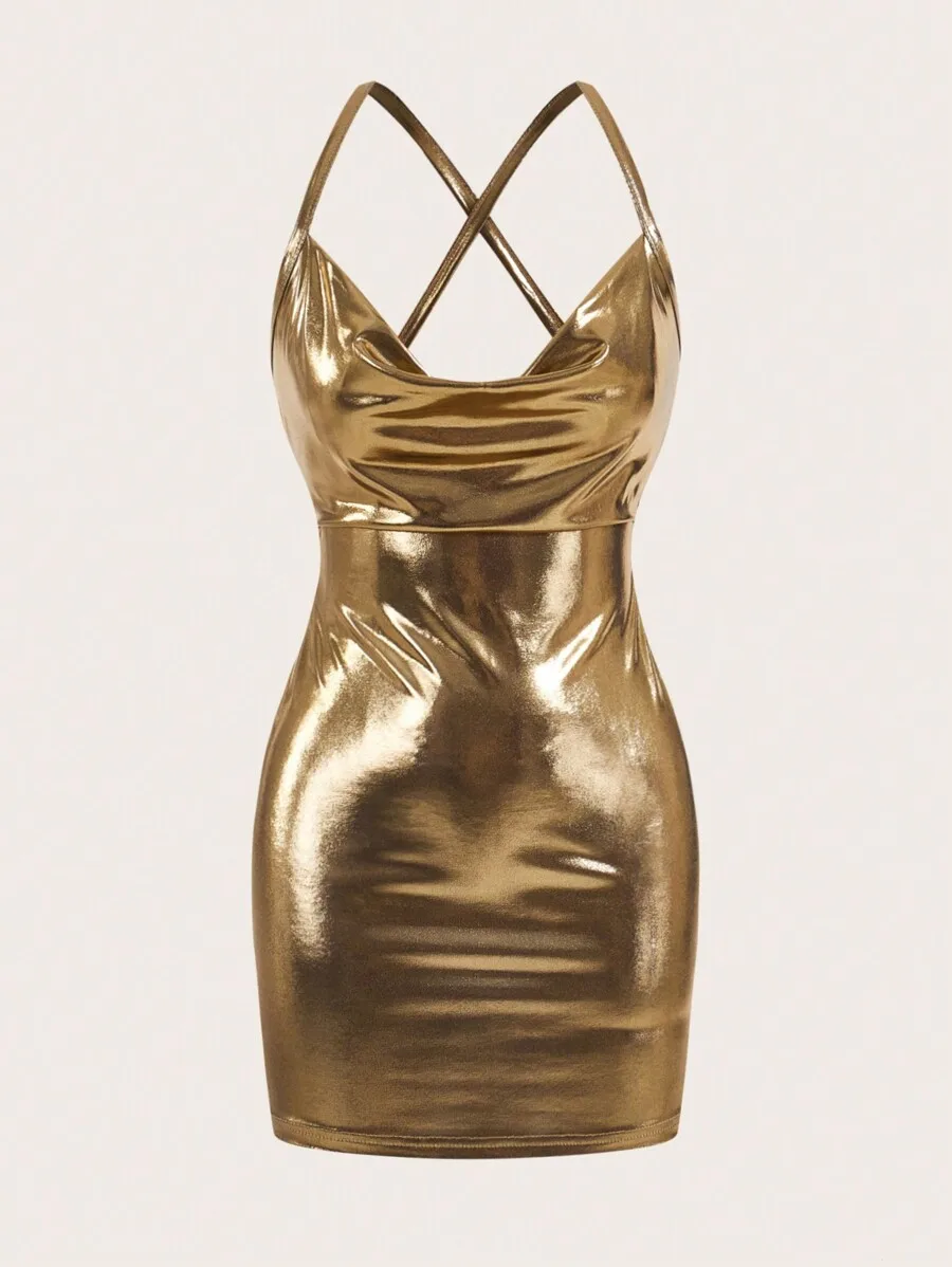 

Металлическое золотое мини-платье-футляр с воротником-стойкой и перекрестными бретелями
