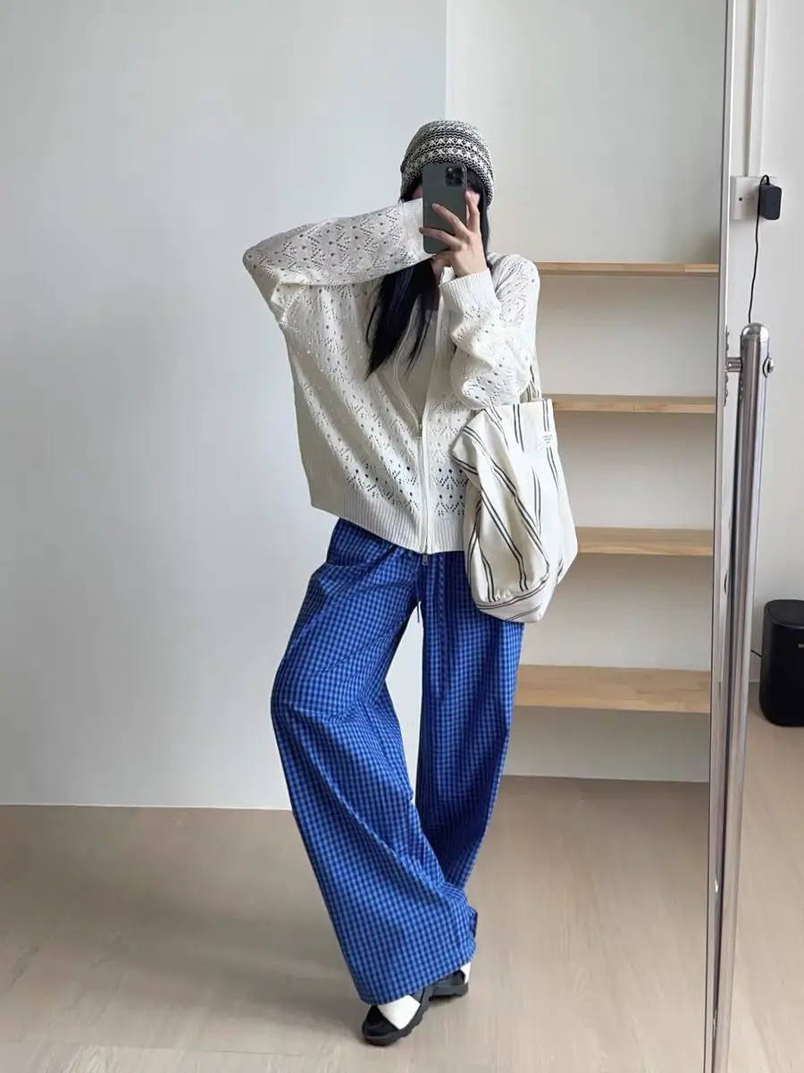 

Женские кардиганы и свитеры в стиле Y2K: винтажные, с рюшами, широким V-образным вырезом, на пуговицах, праздничные, комфортные, базовые, эластичные, молодежные, с принтом