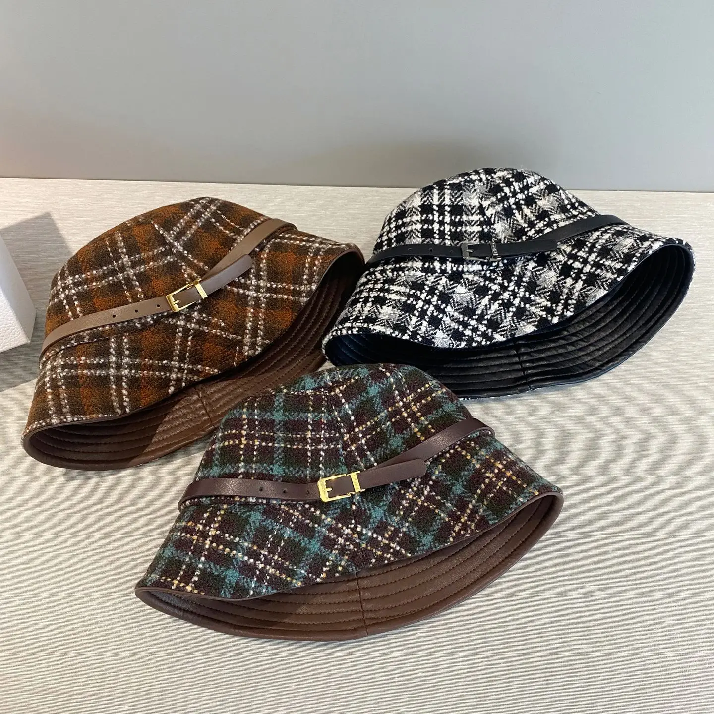 2026 New Bucket Hat Women's Fashion Spring and Autumn Designer Plaid Small Fragrant Hat Korean Version Fashion Basin Hat