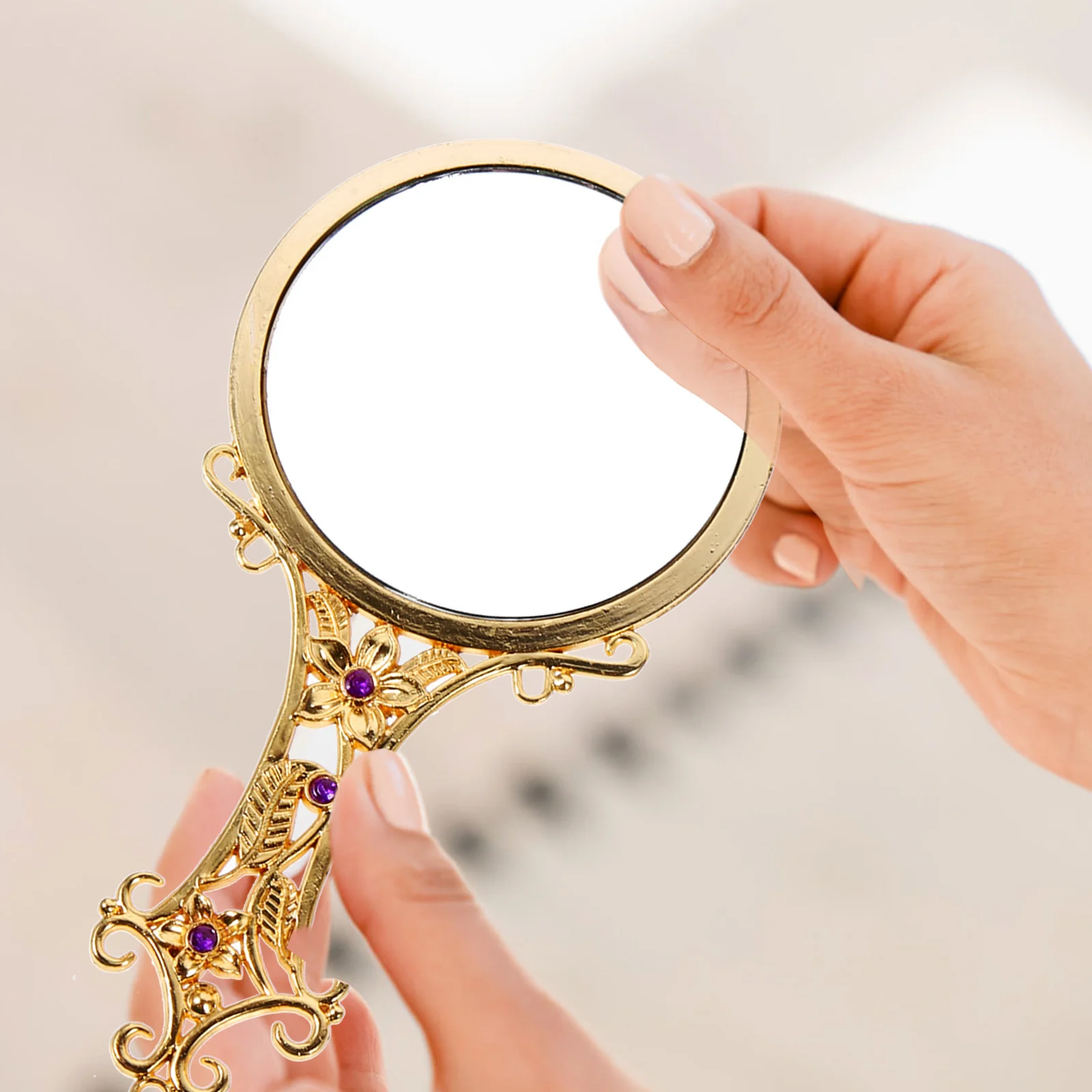 

1Set Foldable Handheld Vanity Mirror Set Compact Lightweight Mini Mirror Easy Stow Portable Retro Alloy Design