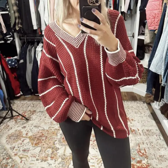 Maglione lavorato a maglia retrò con scollo a V da donna Top casual a righe larghe per il nuovo arrivo autunnale e invernale