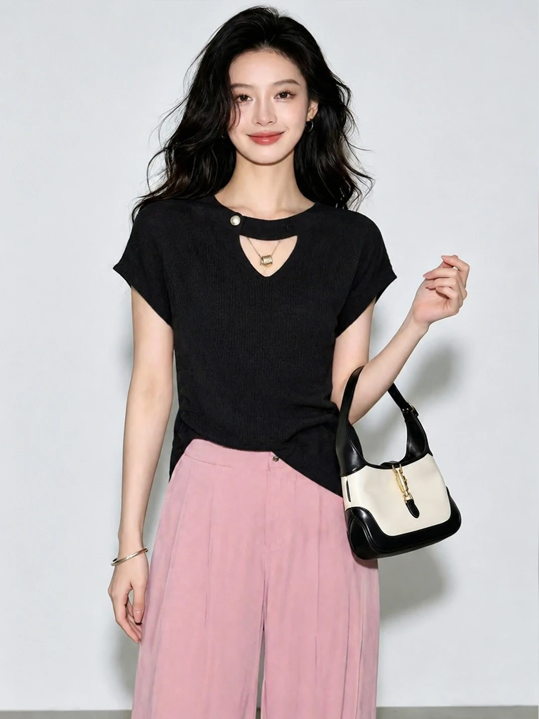 

Soft Skin-Friendly Hollow out Knitwear Short Sleeve Overhead Design Simple Versatile Korean Style Silk Top for Young Women