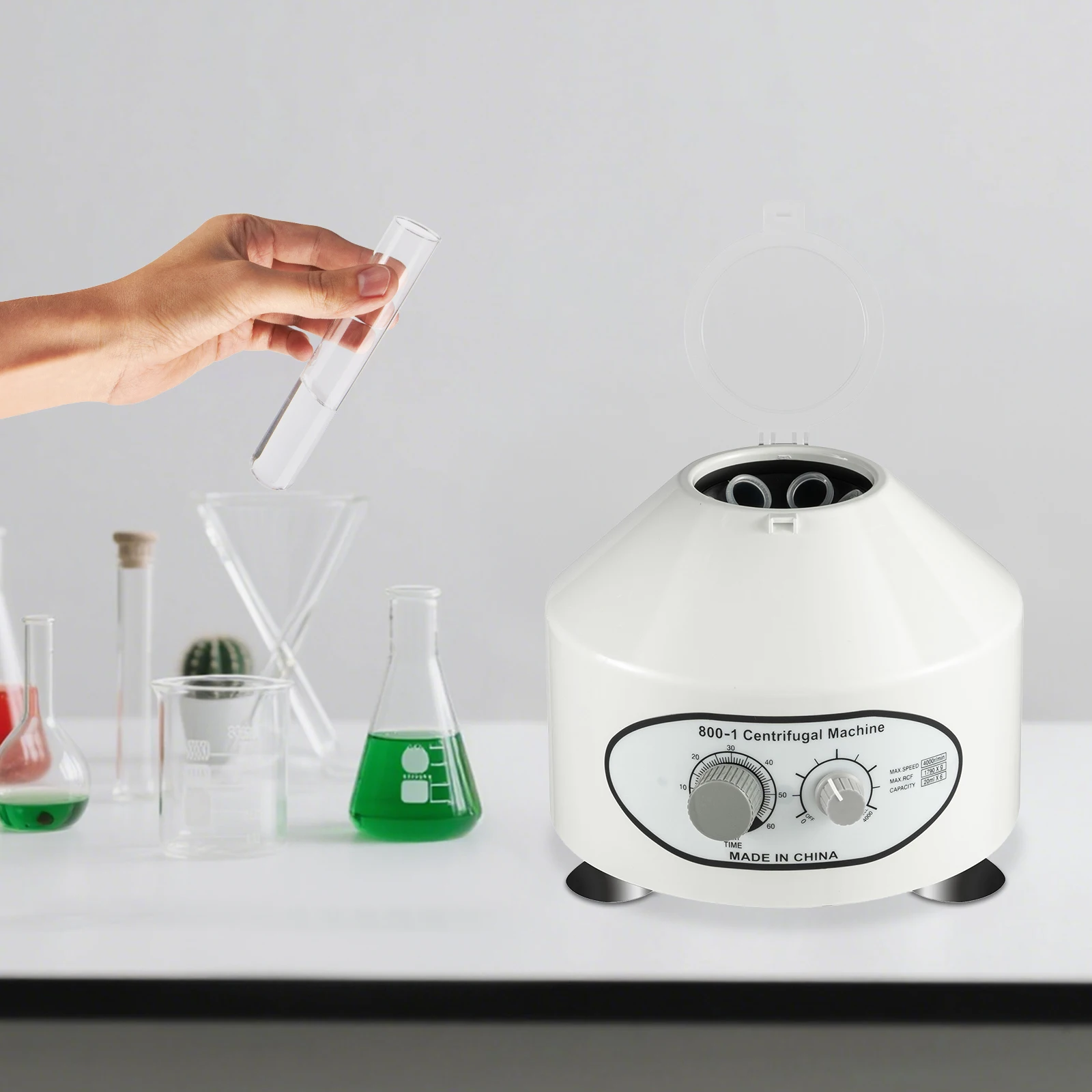 Centrifugeuse de paillasse avec rotor 6 tubes, capacité de 20 ml chacun, contrôle de vitesse progressif 0-4000 tr/min et minuterie 0-60 min, centrifugeuse de laboratoire silencieuse en ABS pour la recherche clinique, l'industrie alimentaire, chimique et agricole