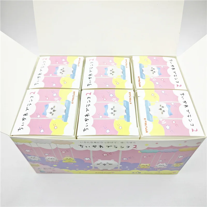 Anime chiikawa jogar na série balanço boneca figura de ação tema brinquedo bonito modelo desktop ornamentos decoração para casa presente aniversário