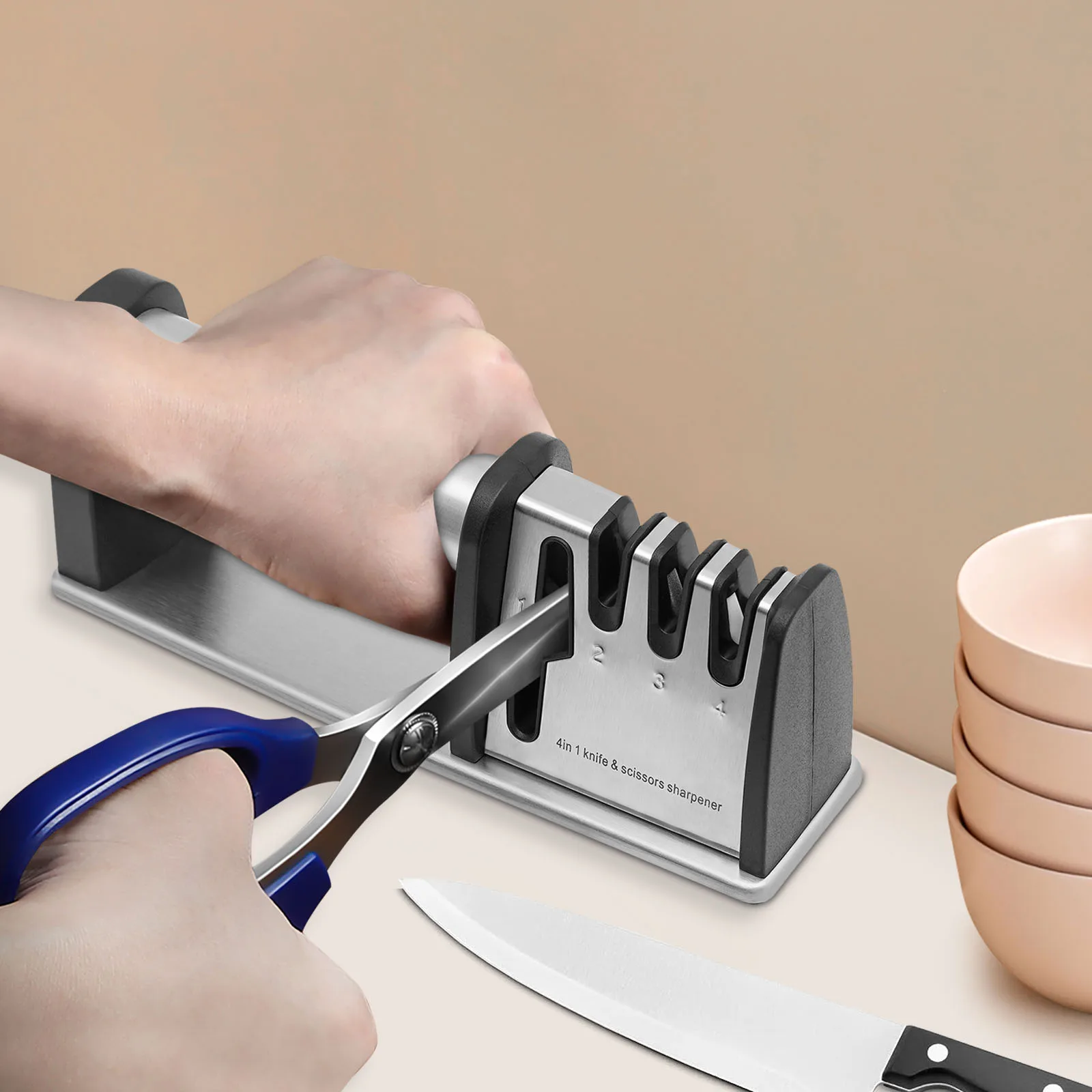 

Прочная точилка для ножей 4-в-1, 0,64 фунта, вольфрамовая сталь, алмазные керамические слоты, противоскользящая накладка для кухонных карманных ножей шеф-повара, ножницы