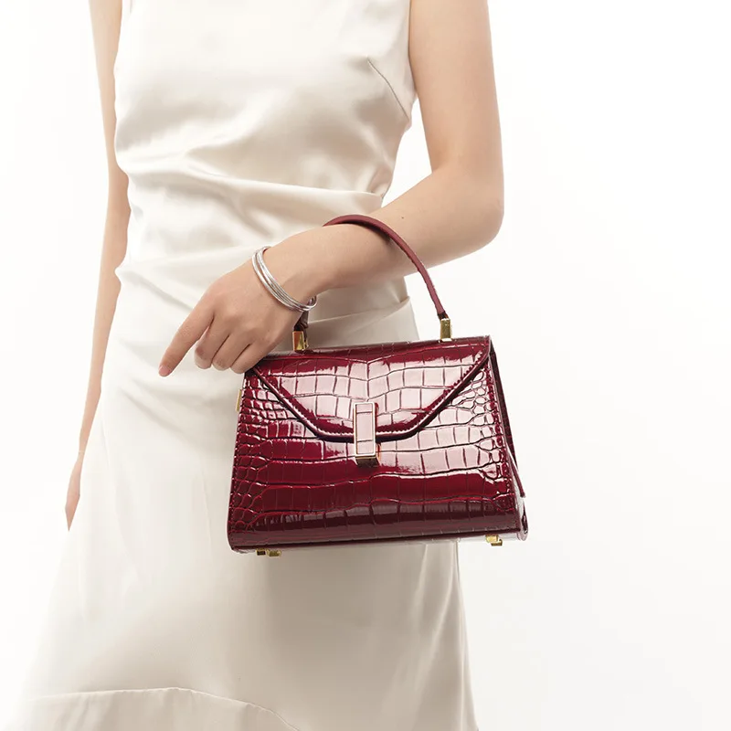 Stylish Casual Fashionable Designer Diaper Bags For Women Luxury Leather Large Capacity Elegant Shoulder Bag Minimalist