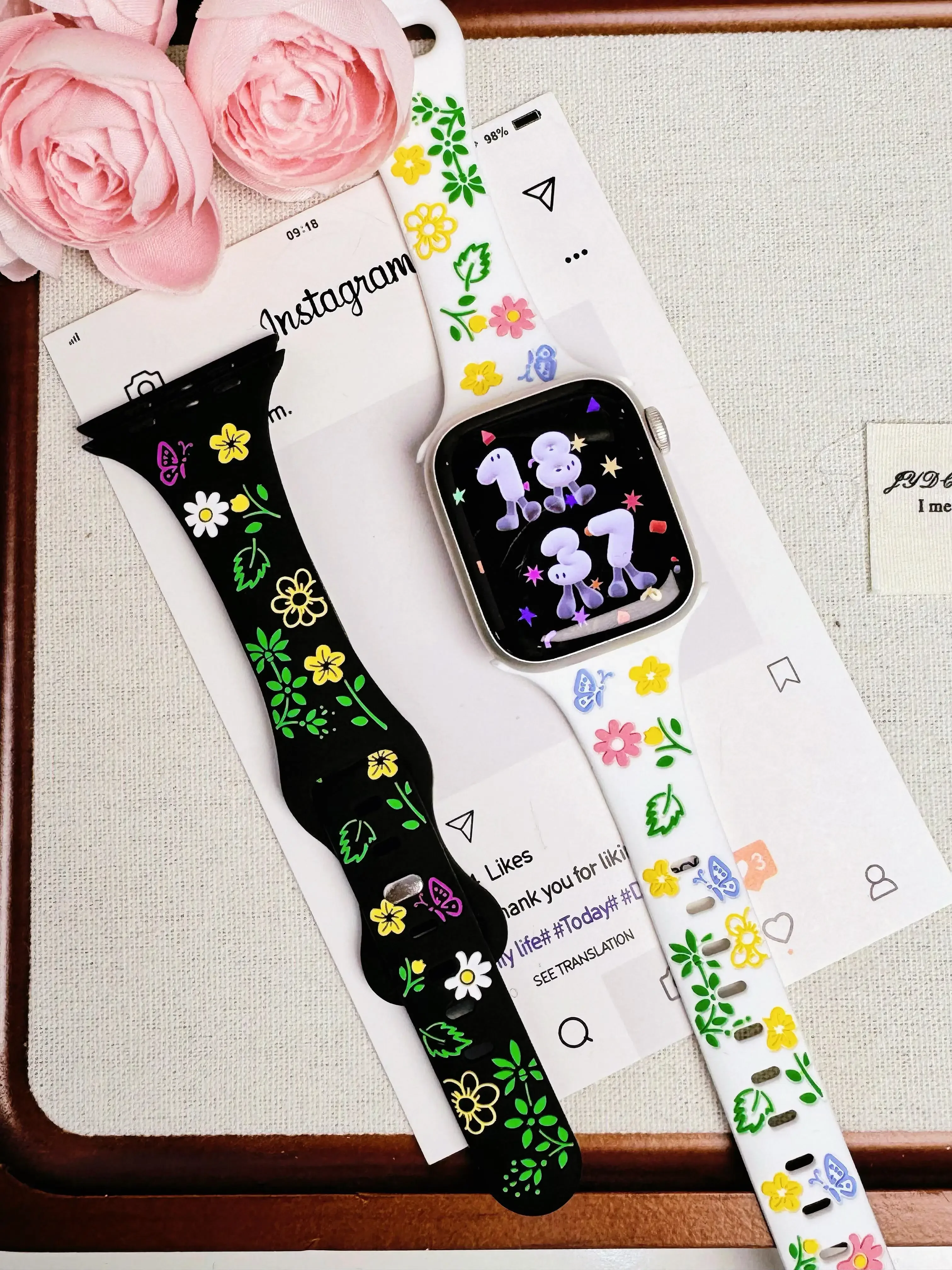 Модный силиконовый ремешок с цветком для Apple Watch, женский ремешок серии 10/9/8/7/6/5/4, 38 мм, 40 мм, 41 мм, 42 мм, 44 мм, 45 мм, 46 мм, 49 мм