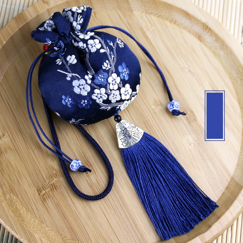 New Tassel Carry-on Sachets Retro Plum Blossom Pattern Car Pendant Chinese Style Sachet Jewelry Storage Wedding Gift Bag