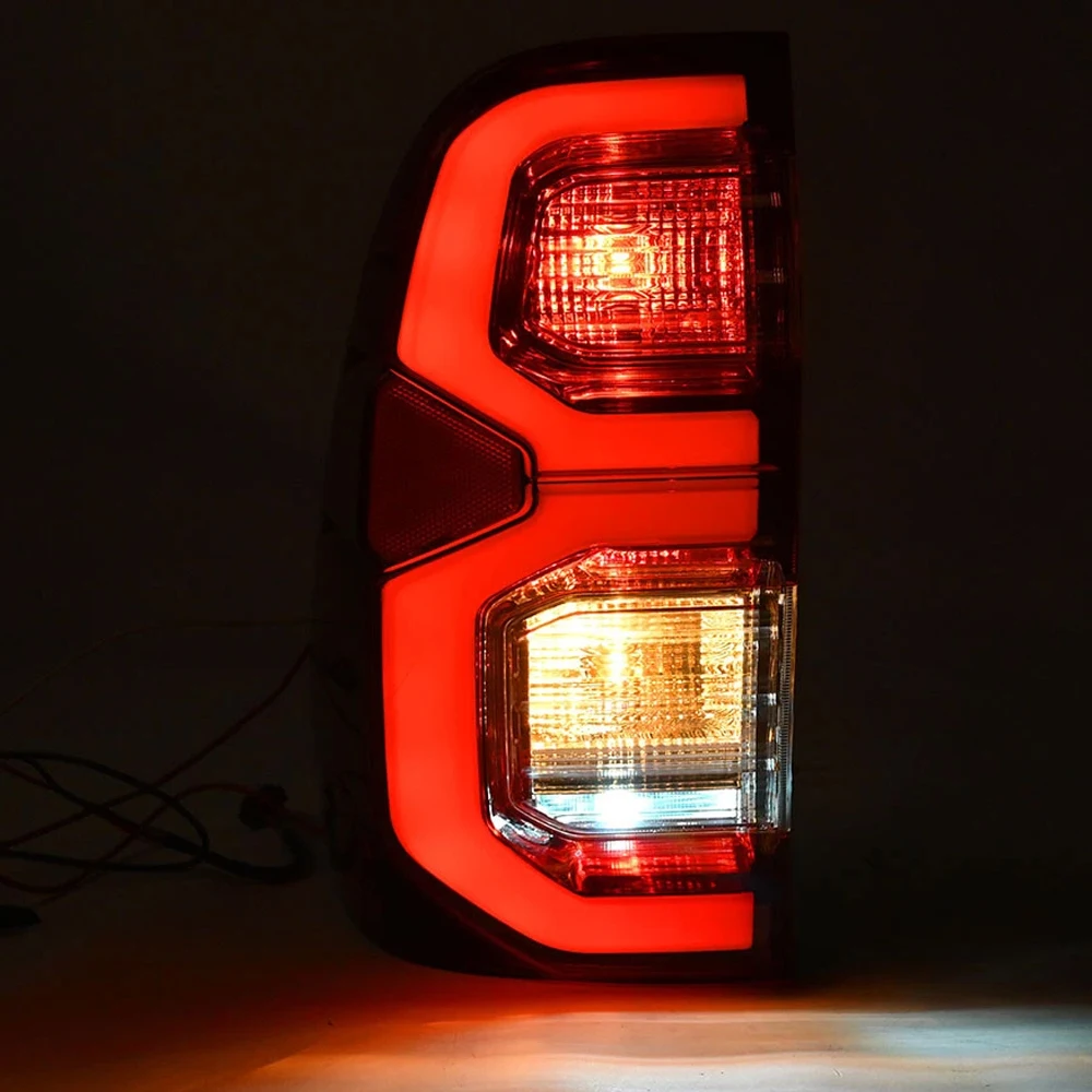 Left/Right Side Red Tail Lamp For Toyota Hilux Revo Rocco SR5 Pickup 2020 2021 2022 Rear Tail Light Brake Lamp with Wire Harne