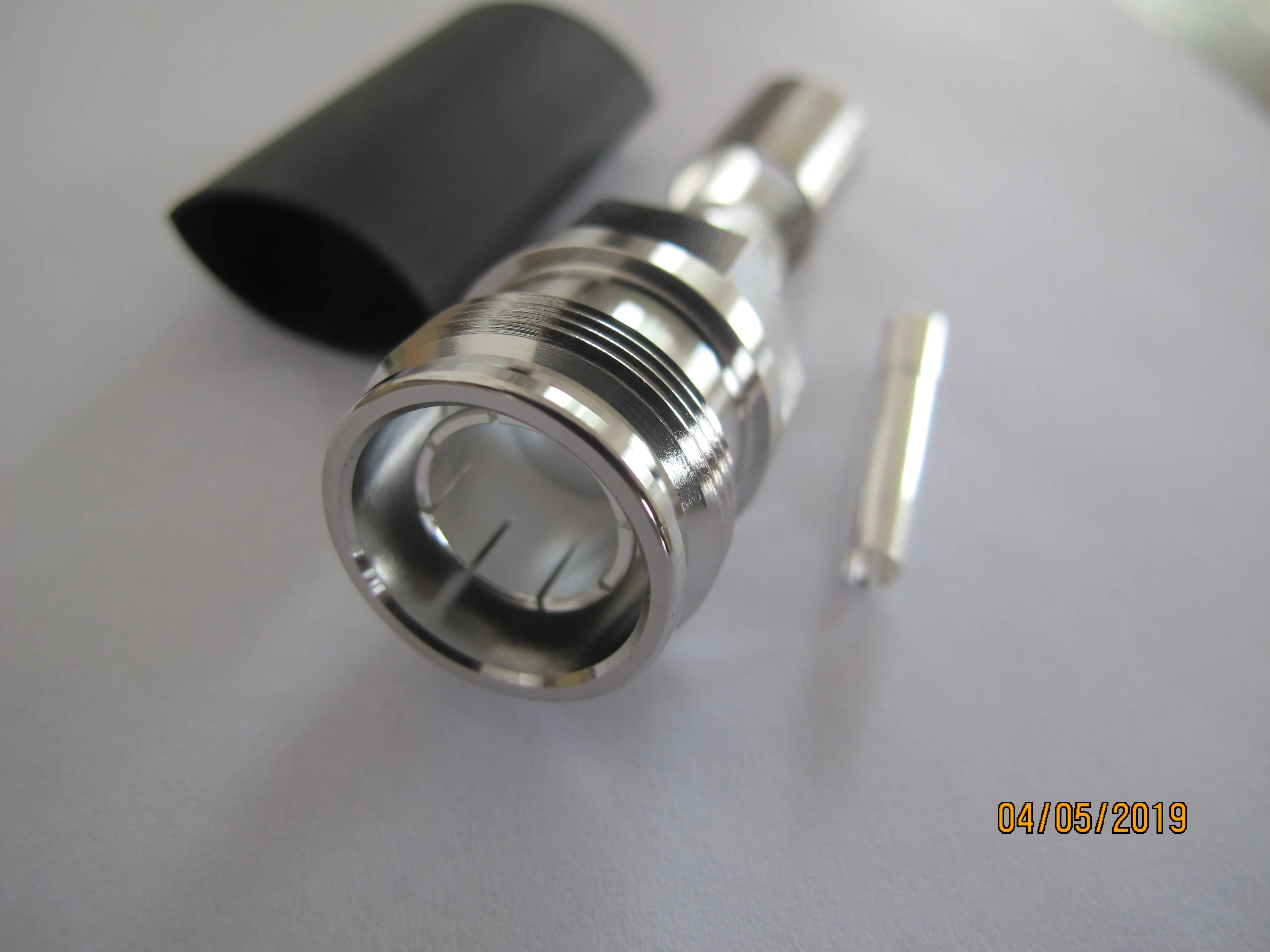 4.3-10 Female Connector Is Matched with LMR400 Low-loss Cable 4.3/10 RG8 50-7 Feeder.