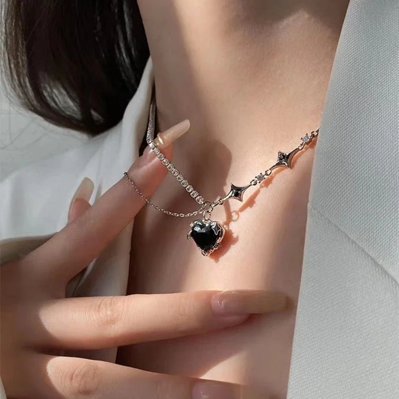 Y2K Fashion Crystal Heart Pendant Necklace Sweet Cool Girl Shiny Clavicle Chain Necklaces for Women Aesthetic Necklace Jewelry