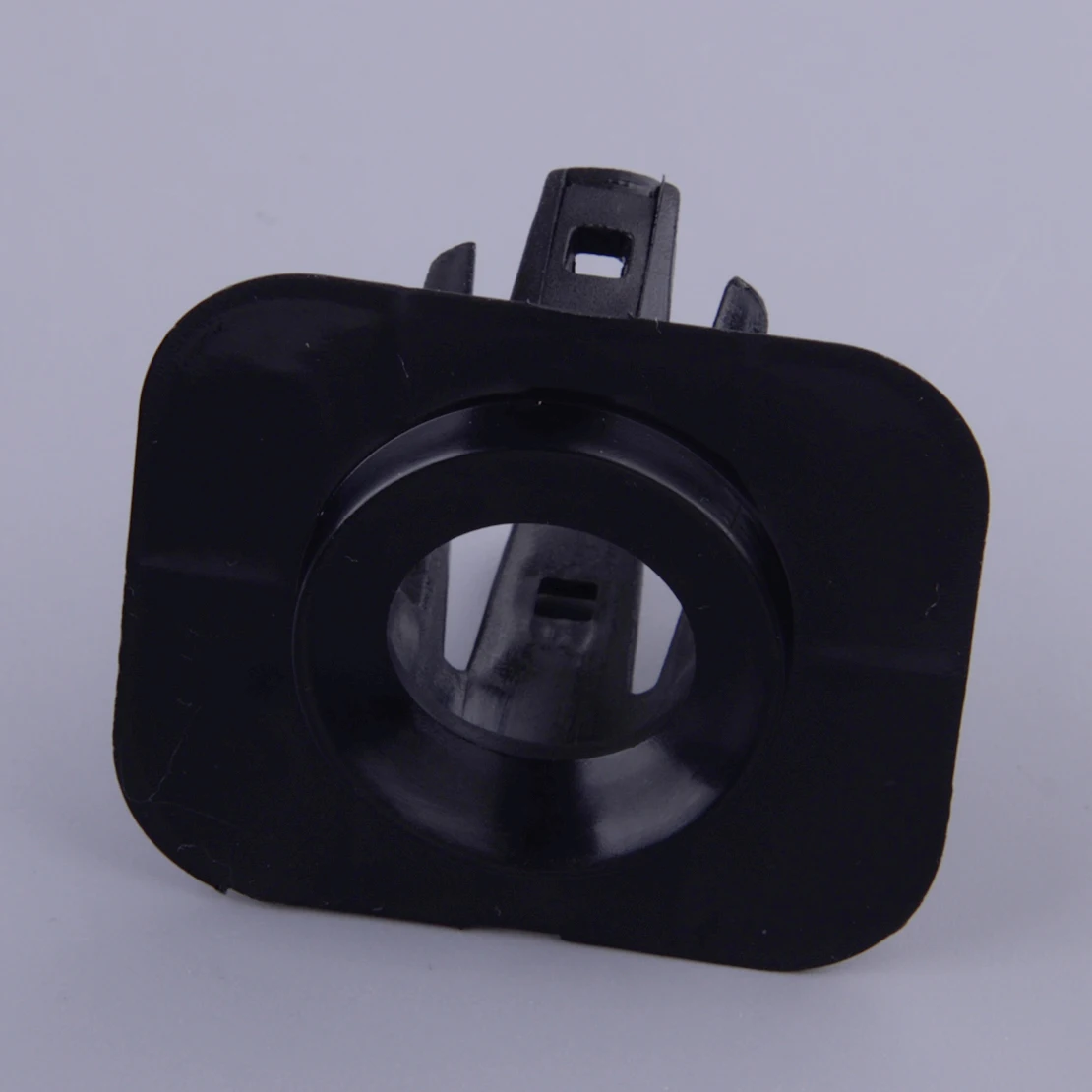 

Черный пластиковый кронштейн для крепления датчика PDC переднего бампера 51112221609, подходит для BMW 6 серии F06 F12 F13 2011-2014 2015 2016 2017 2018