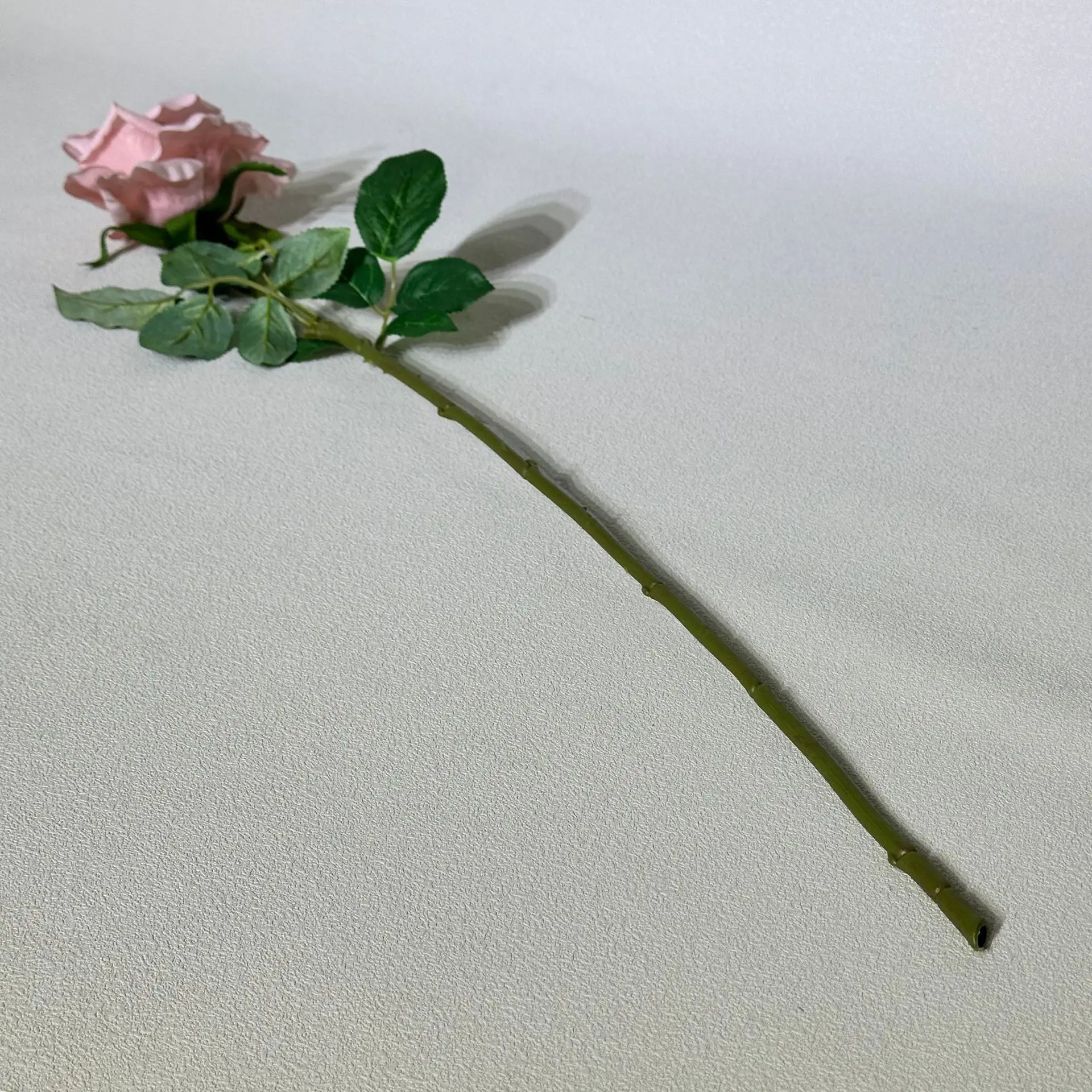 5 Stück Künstliche Feuchtigkeitsspendende Rosen mit Echtem Touch, Hochzeitsdekoration, Rosen-Brautstrauß, Party- und Eventdekoration, Heimdekoration, Kunstblumen – Detail 10
