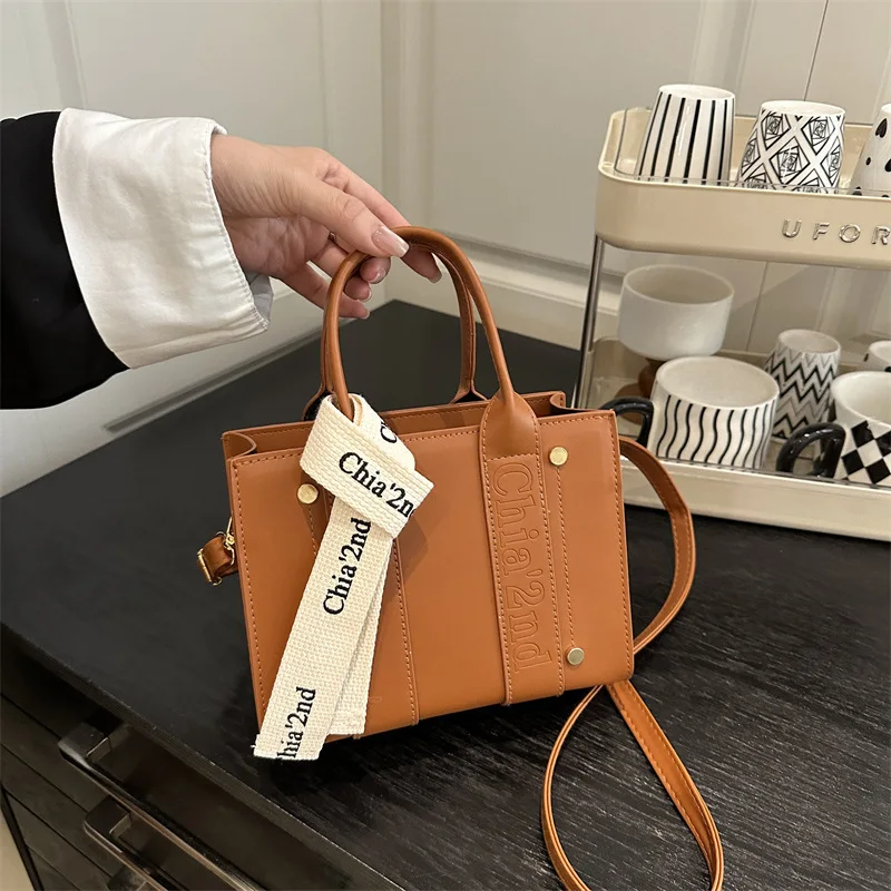 

Elegant Shoulder Bag 2025 New for Women, Luxury Soft Leather Crossbody Purse, Fashionable Casual Tote for All Occasions
