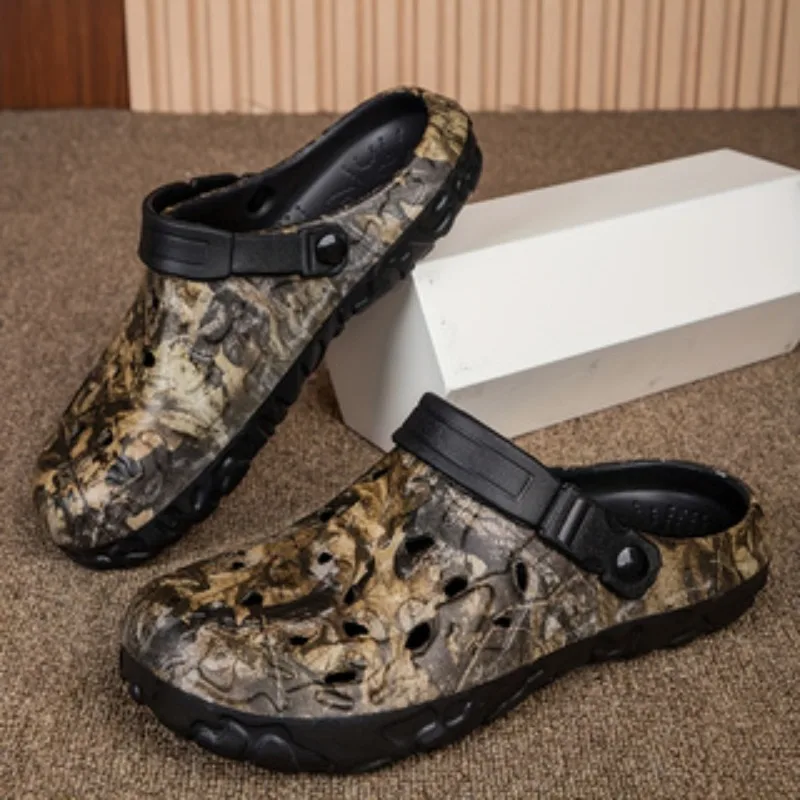 

Oversized men's sandals new fashionable printed home slippers garden shoes comfortable and lightweight perforated beach slippers