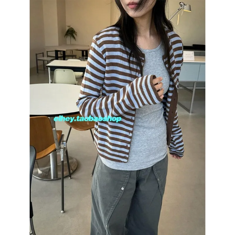 Korean Single-breasted Casual Knitted T-shirt Women 2024 Autumn New O-neck Contrast Color Striped Knitted Tops