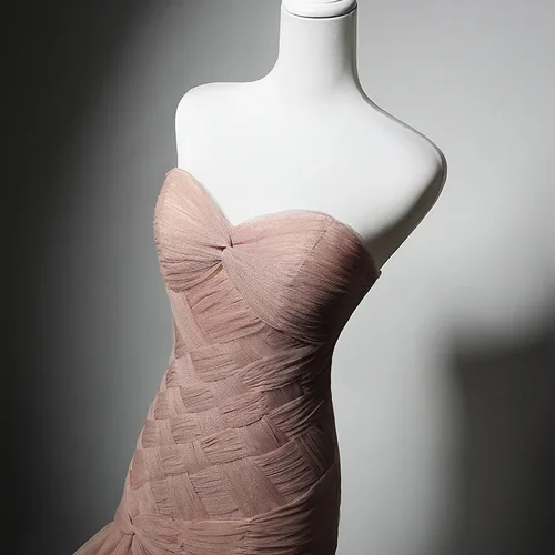 Abbigliamento da festa e vacanza