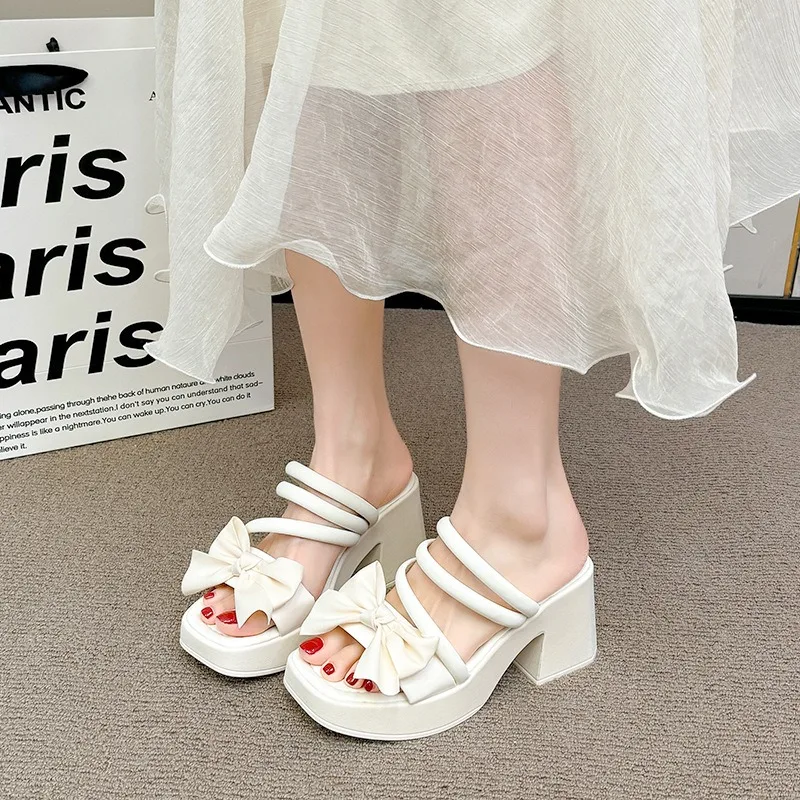 Big Size 35-42 Trendy Women Cross Strap Slide Sandals Comfy Lightweight Beach Shoes Summer Mid-heel Pleated Chunky Sandals Mujer