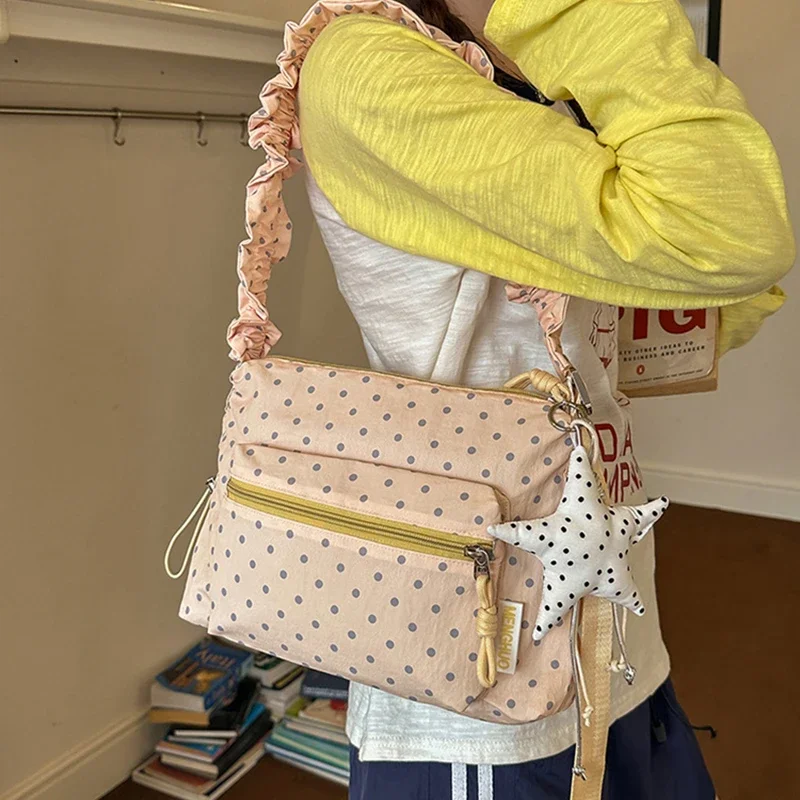 Koreanische Umhängetasche aus Segeltuch mit Polka Dots, leichte, lässige Damen-Umhängetasche für den Sommer, süße, niedliche, vielseitige Pendler-Handtasche – Detail 15