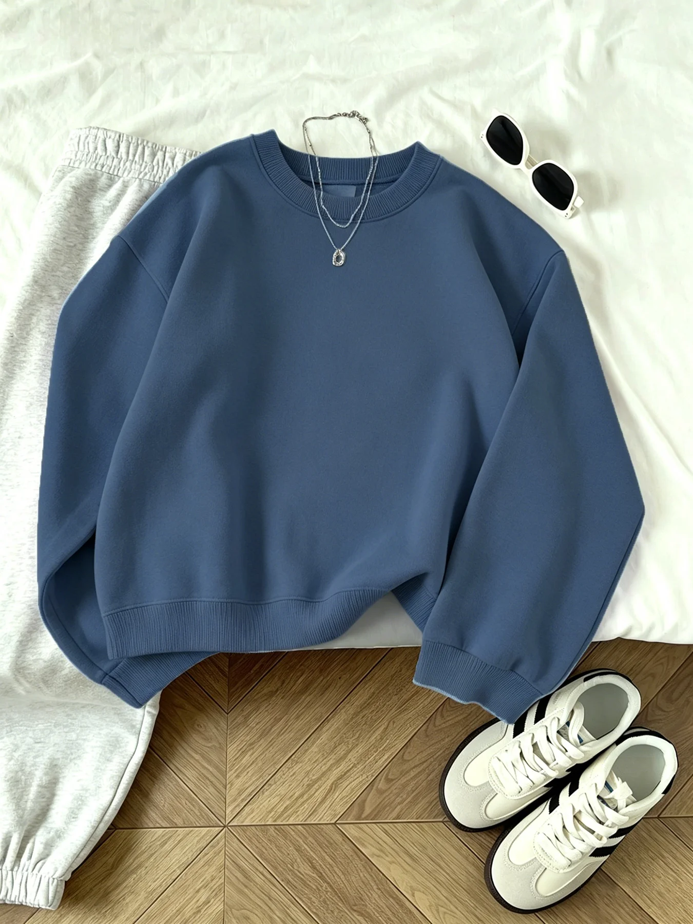 Im Ausverkauf: Neues, lockeres Damen-Sweatshirt mit Rundhalsausschnitt und langen Ärmeln im Street-Rock-Stil für Partys und Partnerlook – Detail 13