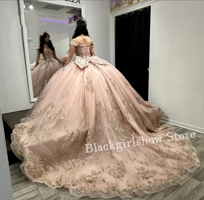 Pale Pink Princess Quinceanera Dresses 2024 Off Shoulder Exquisite Beaded Applique Bow Mexico Lace Up elegant xv year dresses