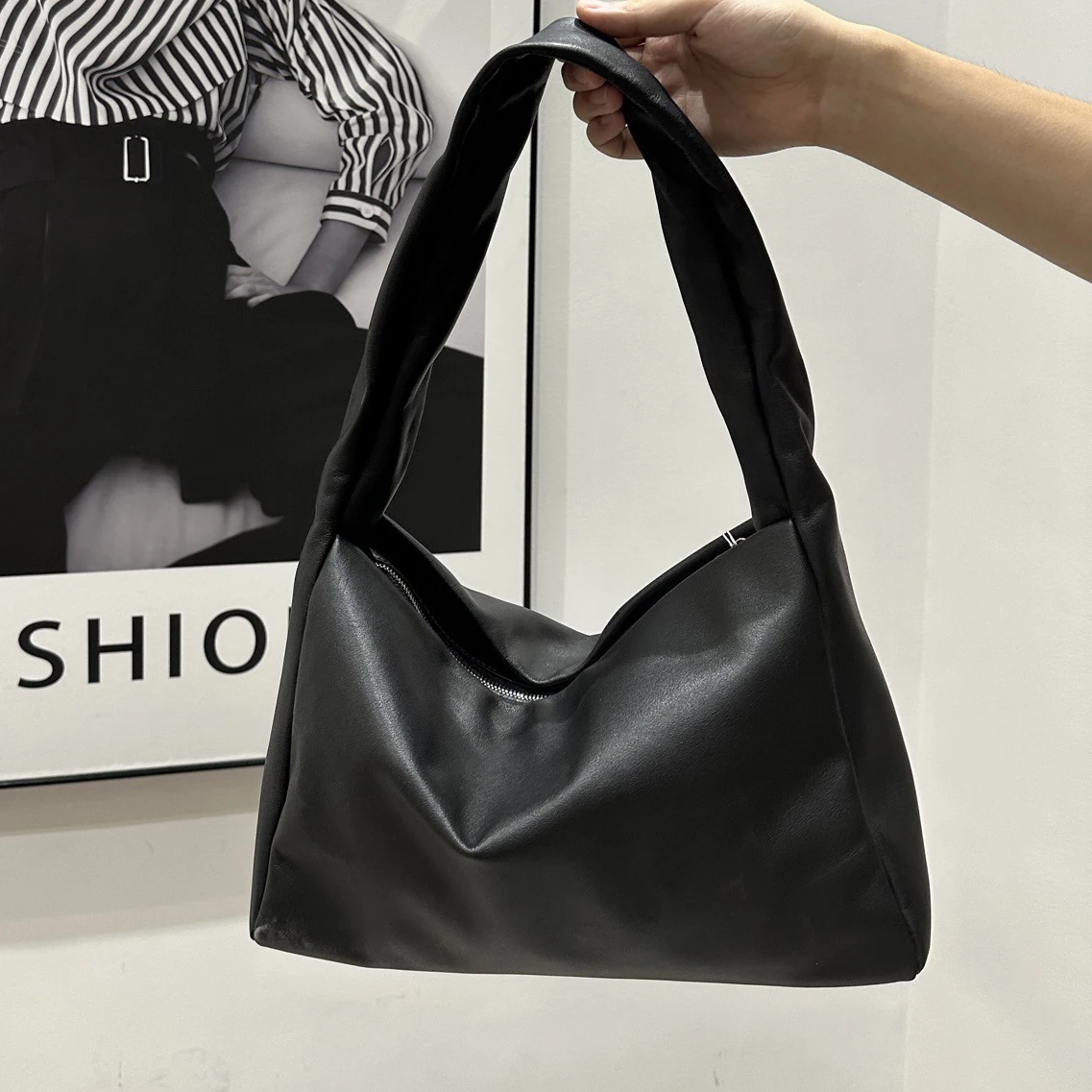 

Top layer cowhide women's underarm bag new minimalist cowhide large capacity soft dumpling bag fashion hand-held shoulder bag