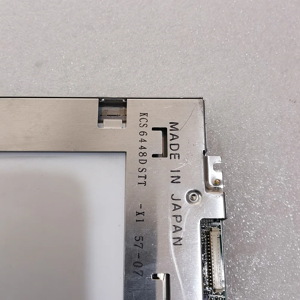 Schermo LCD KCS6448DSTT-X1