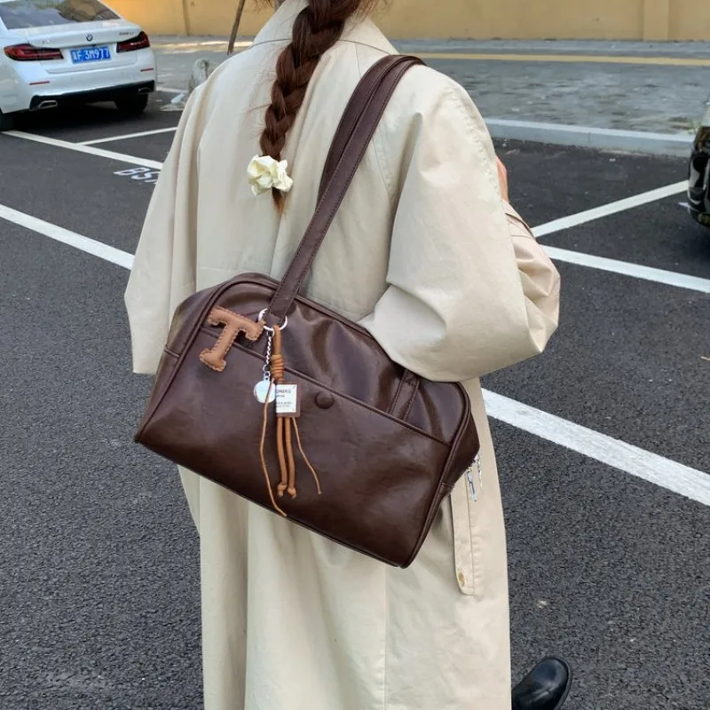 

Refined Trendy Tote Bag Featuring European American Inspiration, Versatile For Daily Commuter Occasions And Needs