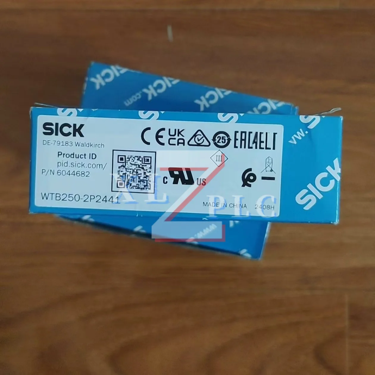 

new in stock WTB250-2P2441 6044682 Photoelectric Sensor Switch