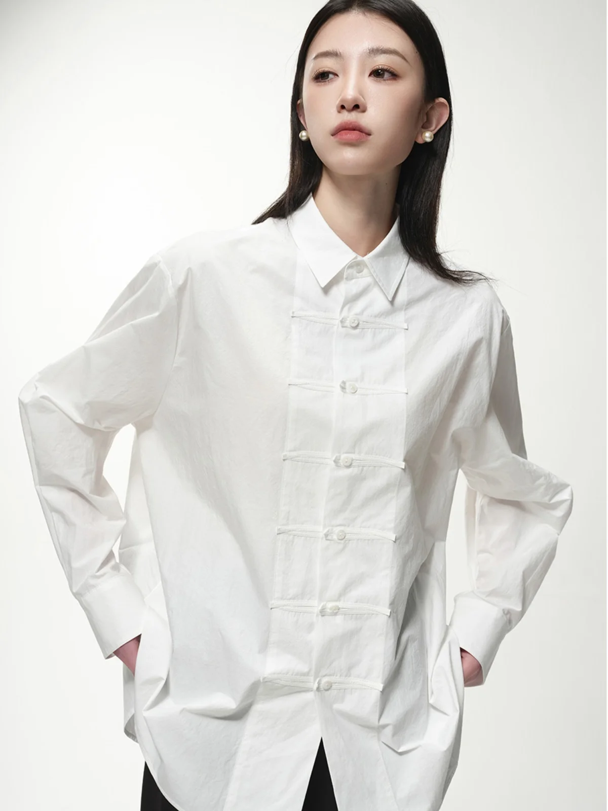 

Классическая китайская женская рубашка с воротником на пуговицах, хлопковая, с длинным рукавом, свободного кроя, белая, весенняя модная тенденция