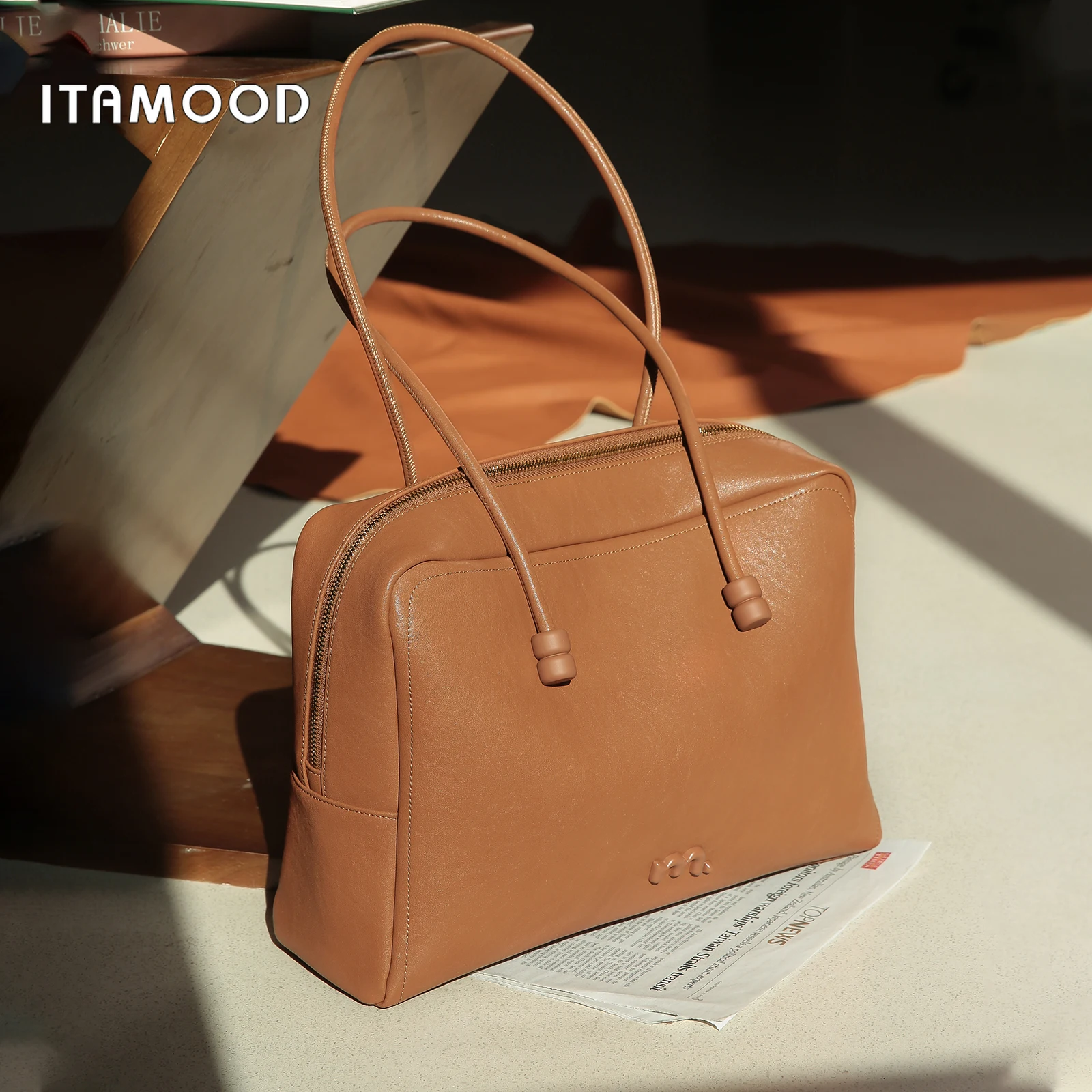 ITAMOOD Advanced Large-Capacity Retro Boston Bag Fashionable Commuting Simple Bowling Bag Leather Shoulder Handbag